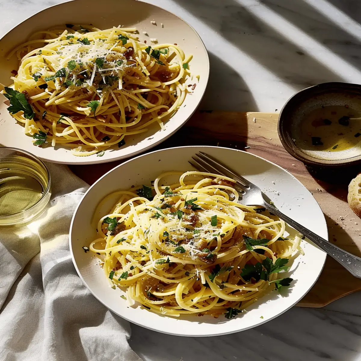 Spaghetti Aglio e Olio: The Best Easy Weeknight Delight!